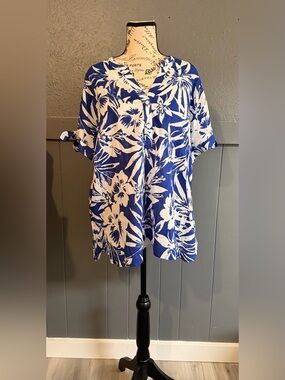 Women's Blue & White Floral Split-Neck Top